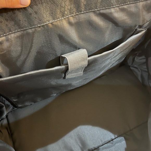 Vince Camuto Snakeskin Weekend Bag - Picture 11 of 12